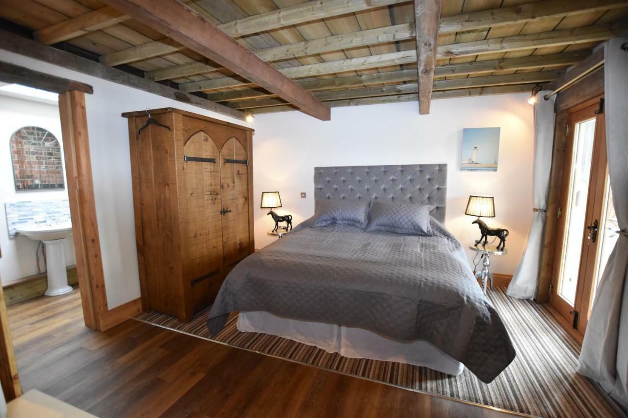 Oak Tree Stables Cottage Бирмингам Екстериор снимка